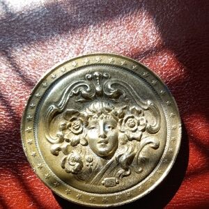 Vintage BERGAMONT Round Medallion Womens Face Belt Buckle 2.375" Maked H-48